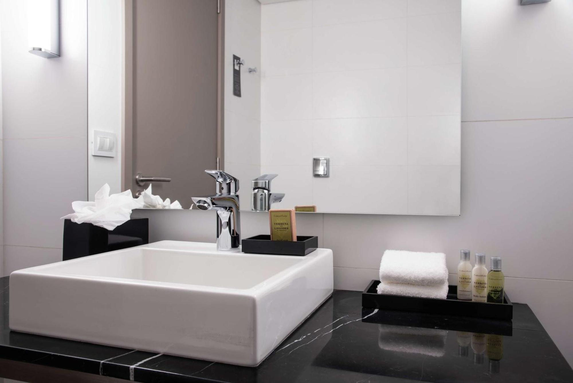 מלון Soro Montevideo, Curio Collection By Hilton מראה חיצוני תמונה